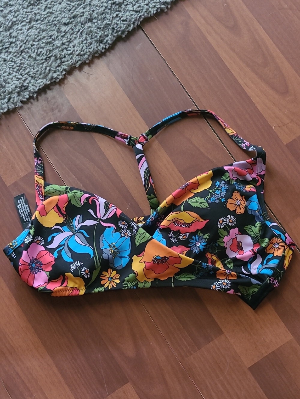 Black Multi Floral Women's Pink Sports Bikini Top with Vibrant Bloom Print
